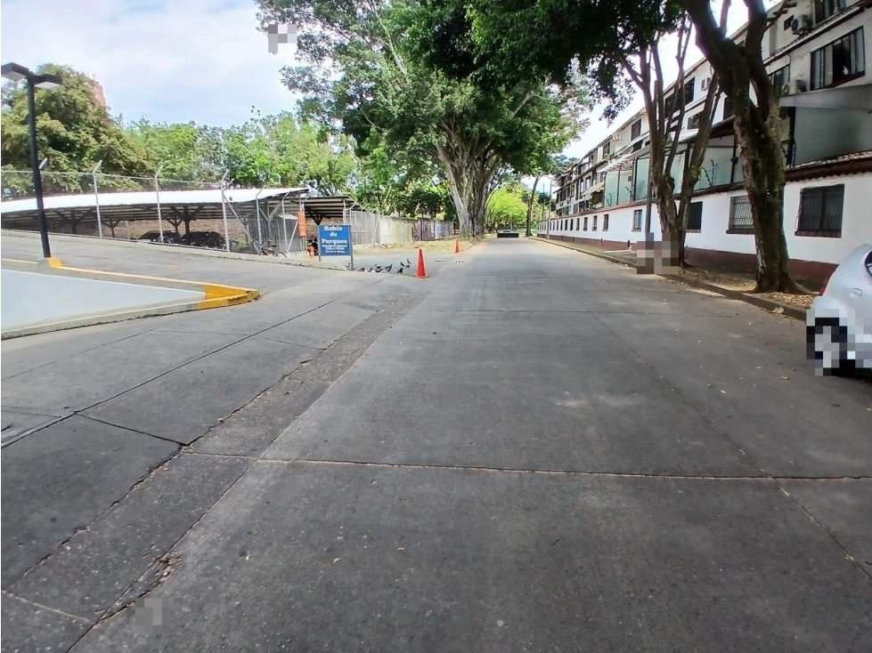 PARQUEADERO 18 SEMISOTANO ED TORRES DE KALUA CL 8 C 47 35 — foto 3