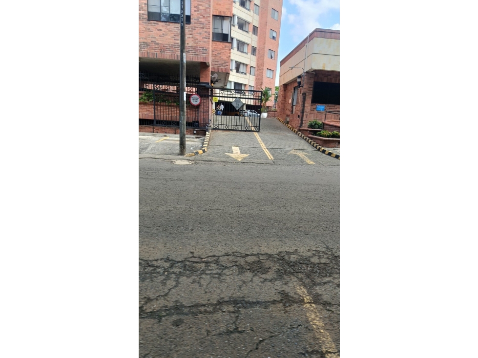 PARQUEADERO 52 SOTANO 2 CON ALQUERIA AG C CL 5 ENTRE HOY TORRES DEL V — foto 3
