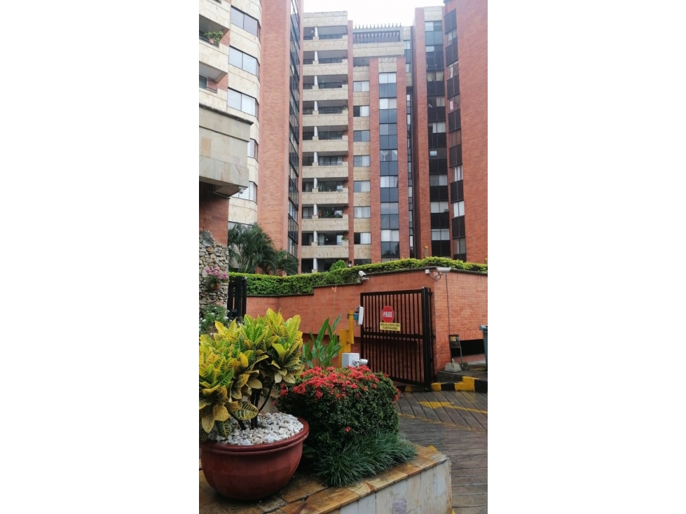 PARQUEADERO 80 SOTANO CON ALQUERIA AG C CL 5 ENTRE HOY TORRES DEL VAL