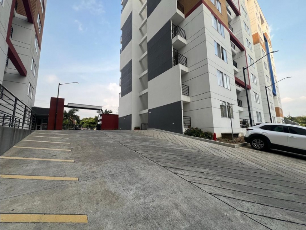 Parqueadero Conjunto Residencial La Villa Pereira - 1