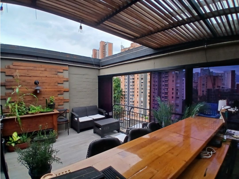 Penthouse con rooftop privado en el poblado