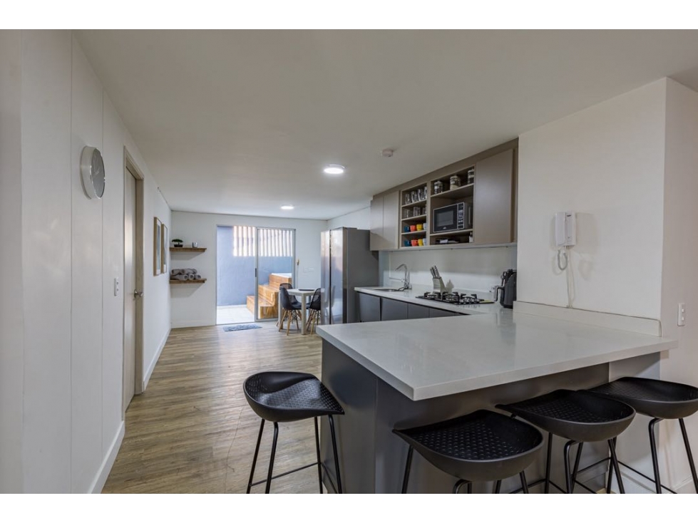 Penthouse dúplex en Laureles, 231 m², amoblado, terraza con jacuzzi — foto 3