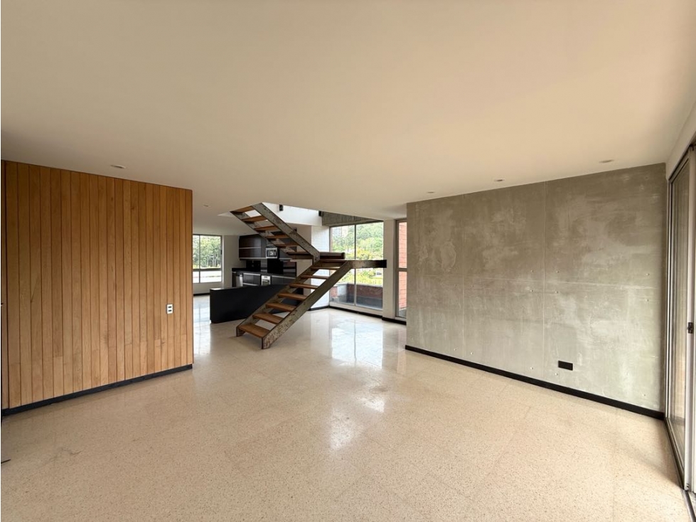 Penthouse dúplex en venta en San Lucas | 160 m² | 2 alcobas + estudio — foto 2