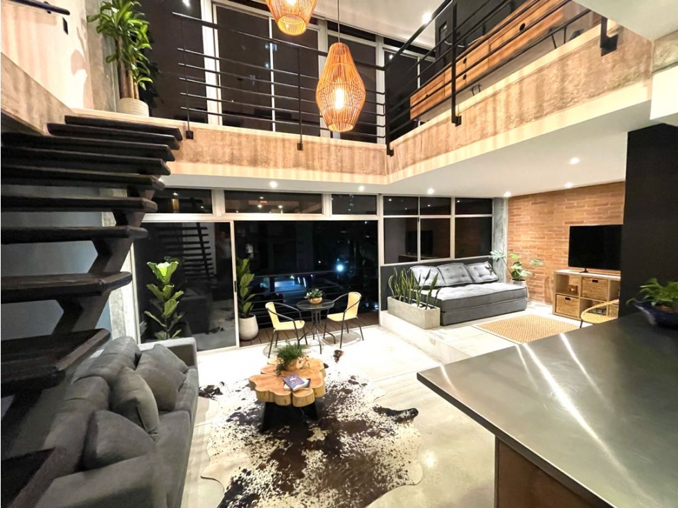 Penthouse Duplex. Arriendo amoblado en el Poblado. Lalinde. Lujoso.