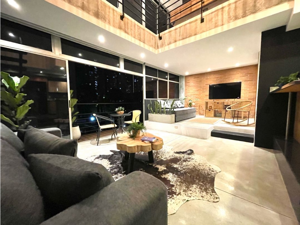 Penthouse Duplex. Arriendo amoblado en el Poblado. Lalinde. Lujoso. — foto 2