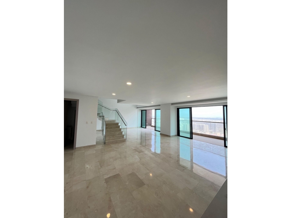 Penthouse duplex en venta. Sector Altos de Riomar