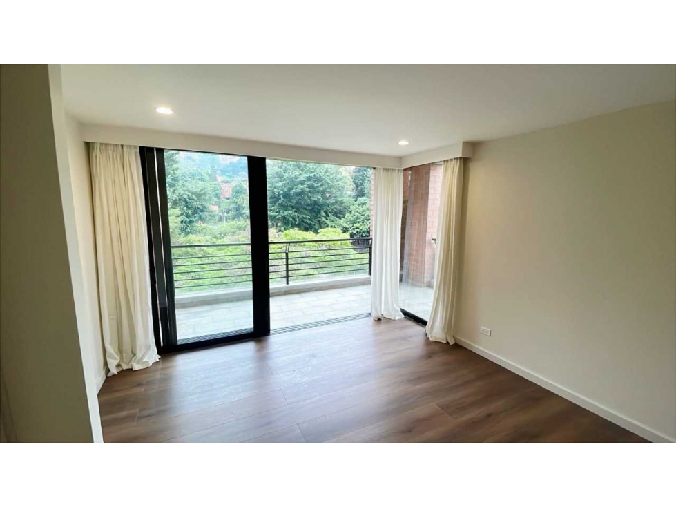 PENTHOUSE EN VENTA. EL POBLADO, LOMA DEL TESORO. Totalmente remodelado — foto 5