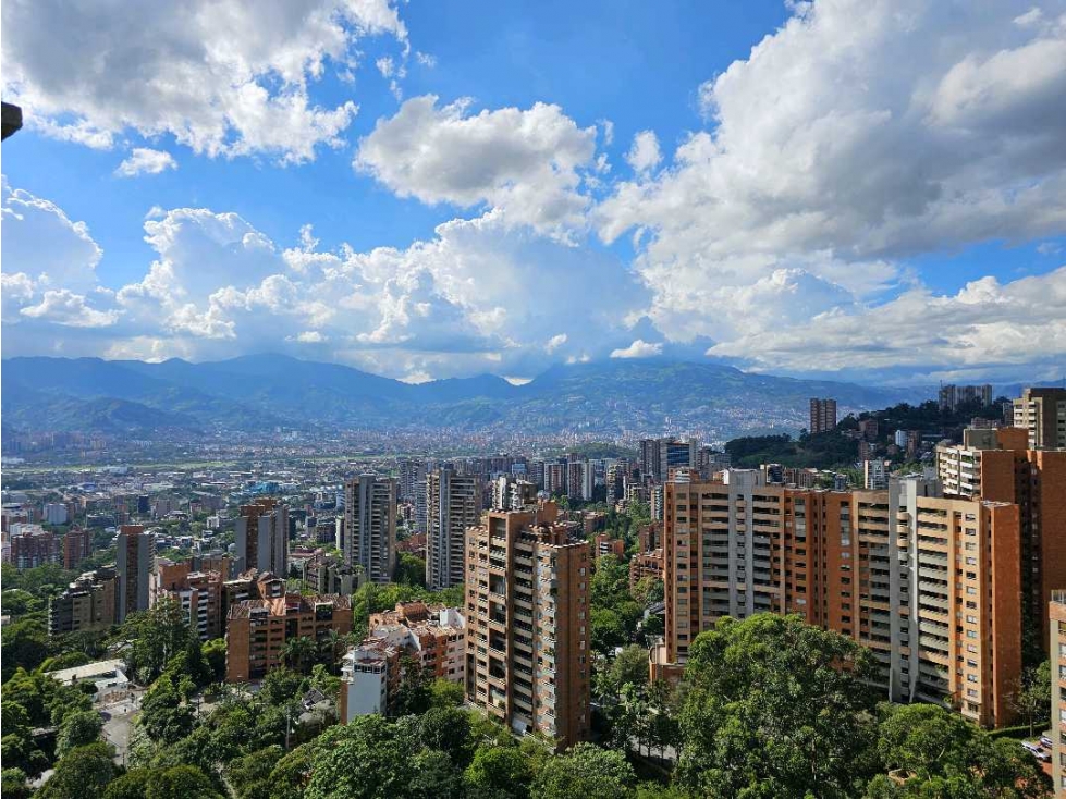 Penthouse de 405m² con Vistas Panorámicas en Venta, El Poblado