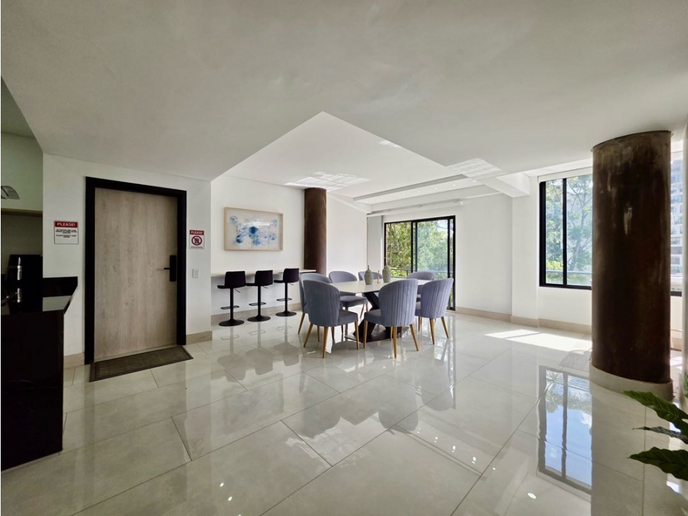 PENTHOUSE REMODELADO EN EL POBLADO. MILLA DE ORO — foto 2