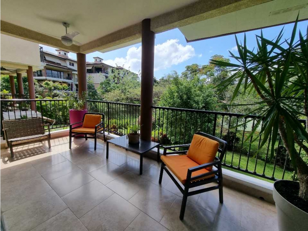 Ph Embassy Club. Apartamento reformado con finos acabados