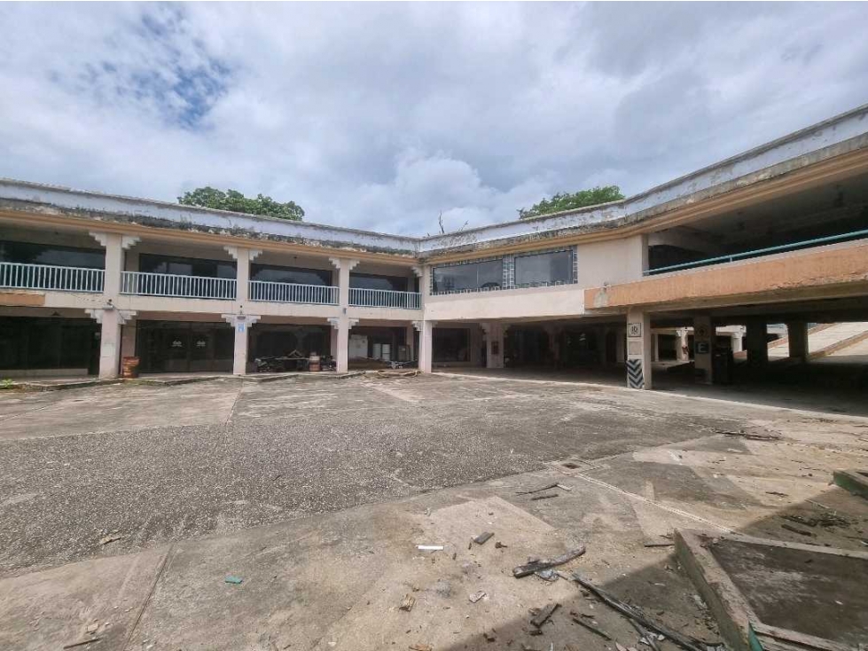 Plaza Comercial En Renta - 2