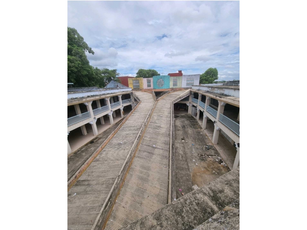 Plaza Comercial En Renta - 3