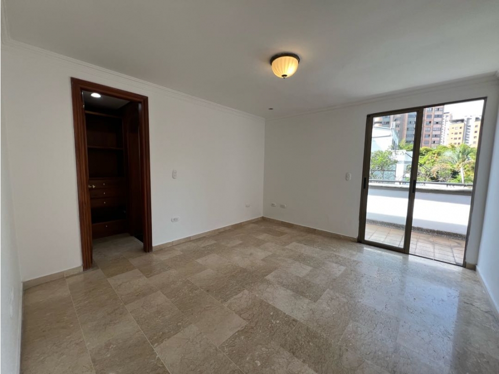 Poblado 3 habitaciones cerca de la avenida POBLADO, para remodelar. — foto 2