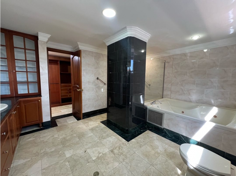 Poblado 3 habitaciones cerca de la avenida POBLADO, para remodelar. — foto 4