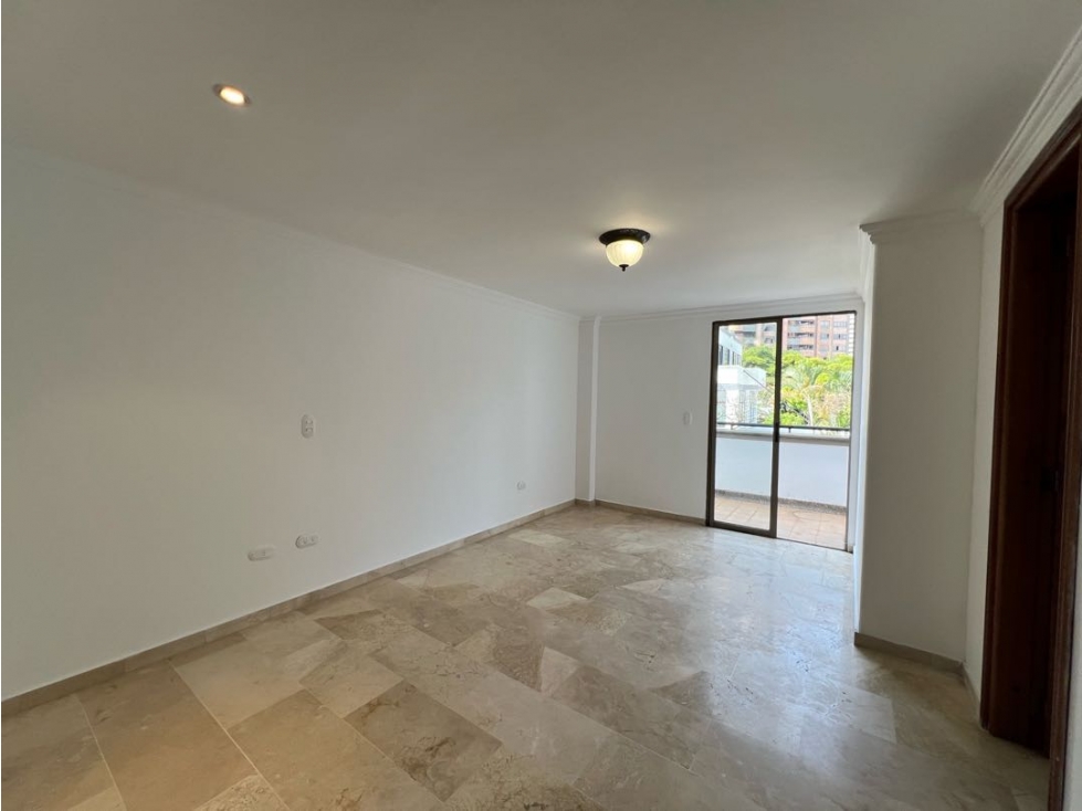 Poblado 3 habitaciones cerca de la avenida POBLADO, para remodelar. — foto 3