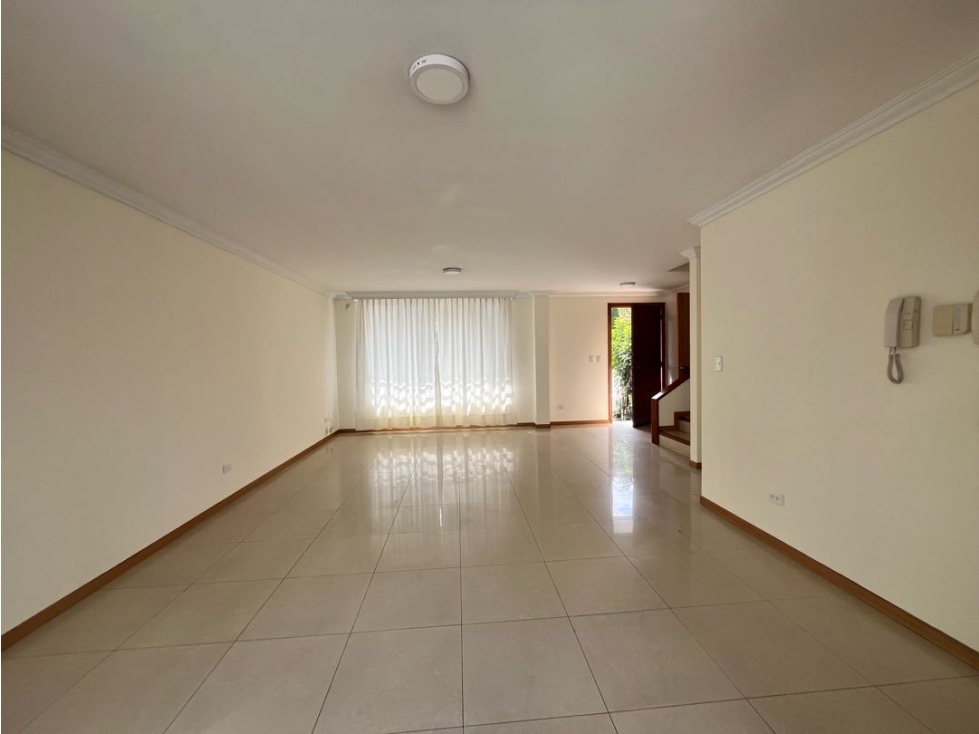 Ponceano, Casa en Renta , 233,14 m2, 3 Habitaciones, sala de estar. - 2