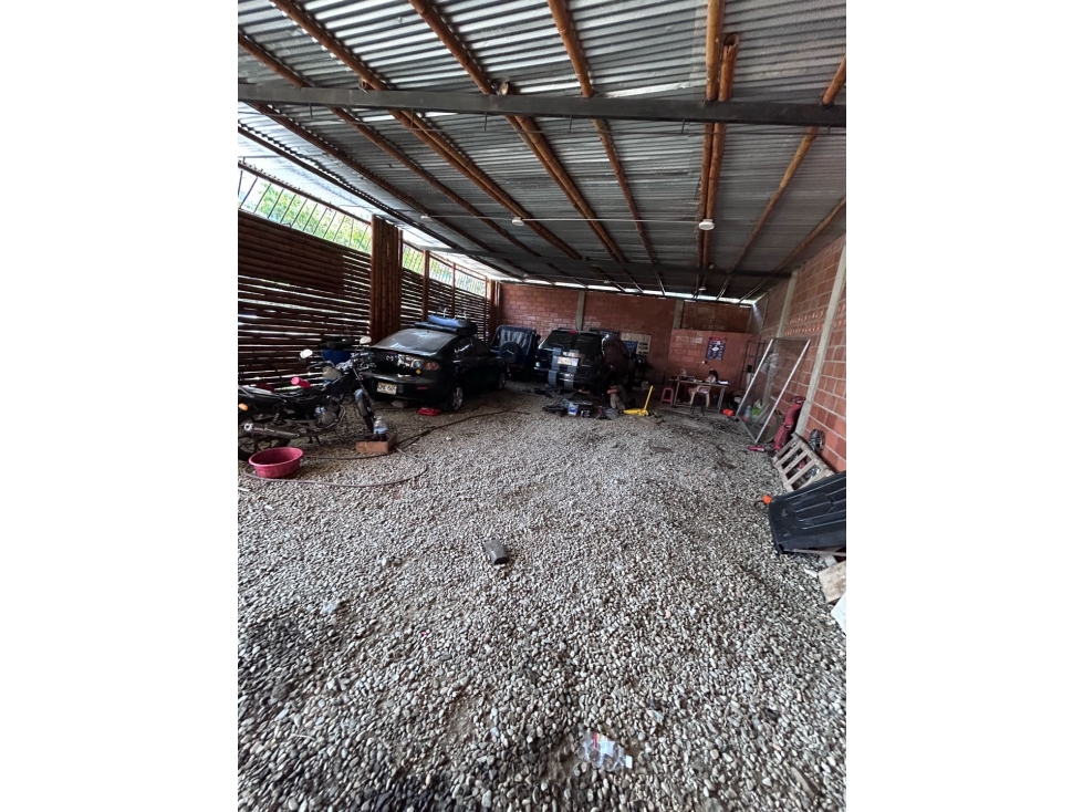 POR INMOBILIARIA - LOCAL COMERCIAL EN ARRIENDO 170m2 - TRAPICHE BELLO — foto 3