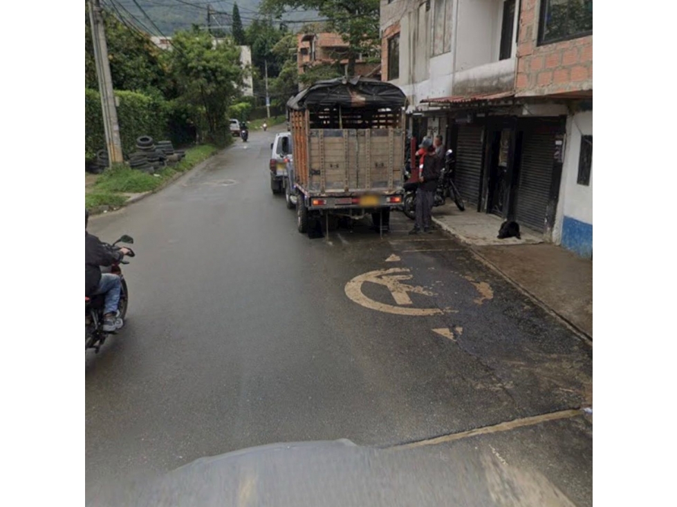 POR INMOBILIARIA - LOCAL COMERCIAL EN ARRIENDO 170m2 - TRAPICHE BELLO — foto 6