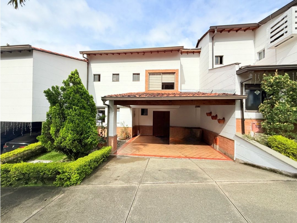 Precio Negociable. Casa en Envigado, muy cerca al mall Terrazino — foto 3