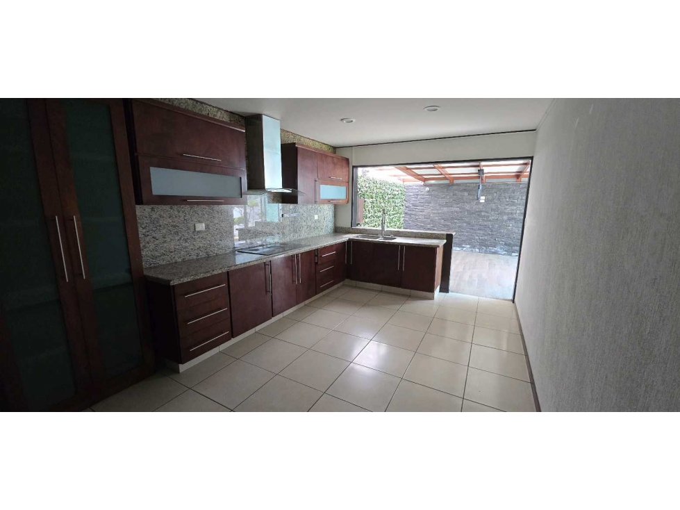 PRECIOSA CASA EN RENTA CON RECAMARA EN PLANTA BAJA - 2