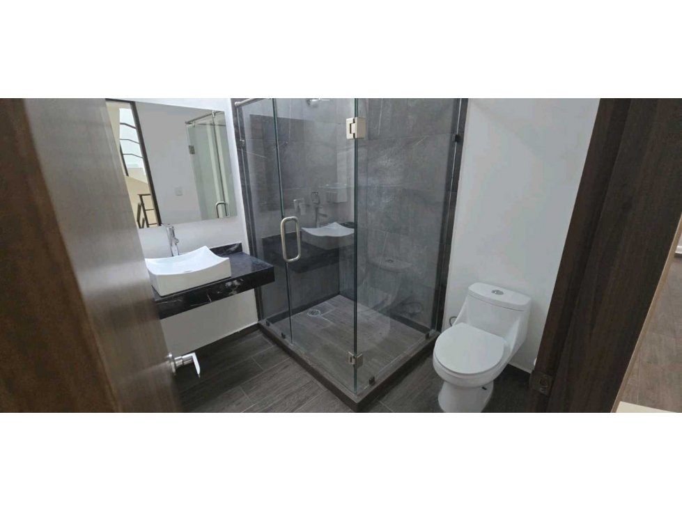 PRECIOSA CASA EN VENTA MONTE REAL — foto 2