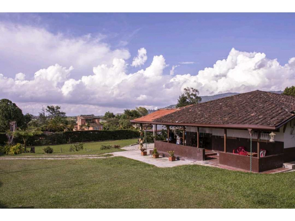 PRECIOSA CASA FINCA EN VENTA EN EL CARMEN DE VIBORAL - CAMPO ALEGRE