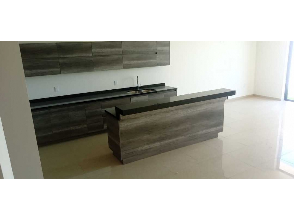 RESIDENCIA NUEVA EN VALLE IMPERIAL, COTO PRIVADO JUSTO EN LA ENTRADA — foto 4