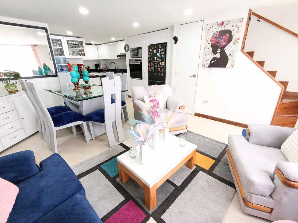 PRECIOSA CASA URB SANTA CATALINA 2 (VECINO CENTRO COMERCIAL SANTAFE) — foto 2