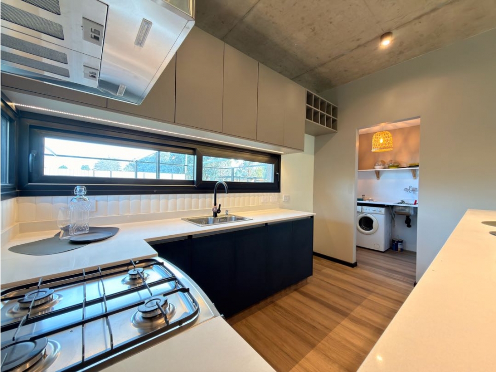 2 Ambientes Premium con Patio y Cochera "Condominio Melé" — foto 4
