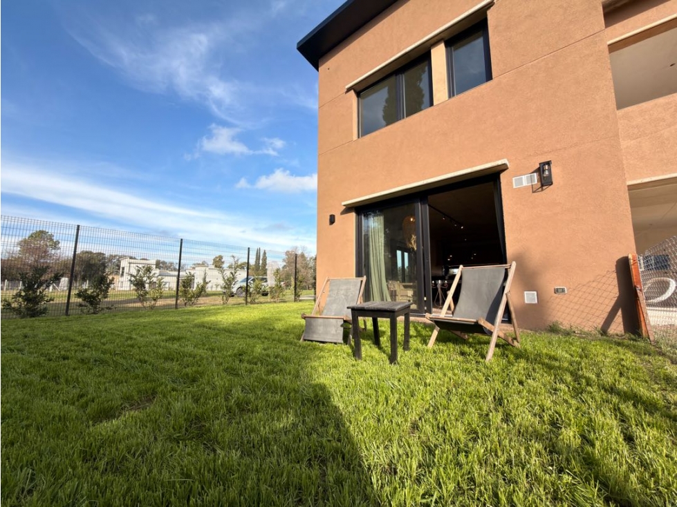 2 Ambientes Premium con Patio y Cochera "Condominio Melé" — foto 5