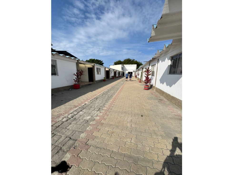 Propiedad Comercial en vía principal en Salinas - 2