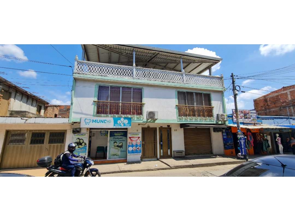 Propiedad comercial en venta Jamundi central a una cuadra del Parque - 1
