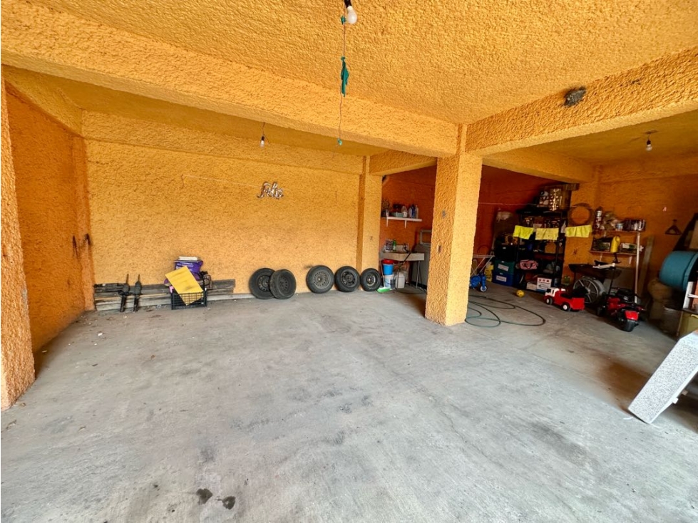 Propiedad con 4 departamentos en venta en Cuernavaca - 2