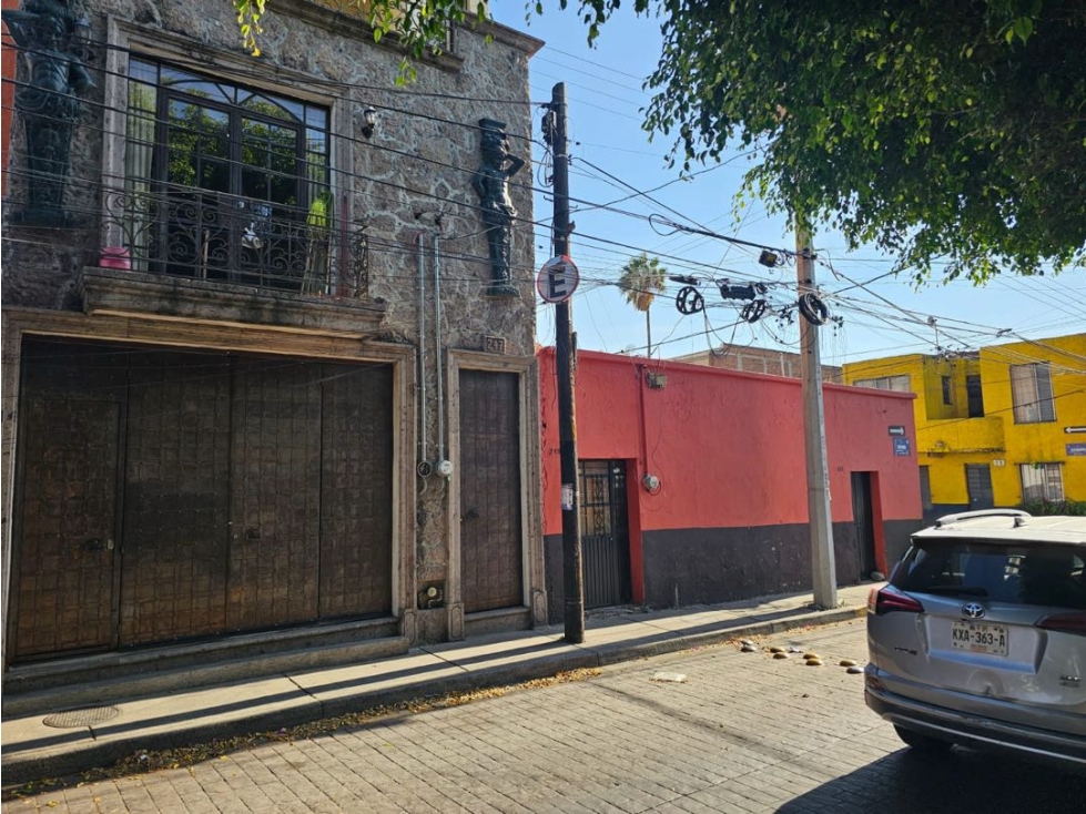 Propiedad de 3 niveles con terraza Tlaquepaque centro - 3