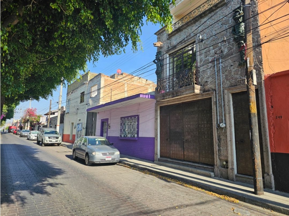 Propiedad de 3 niveles con terraza Tlaquepaque centro - 4