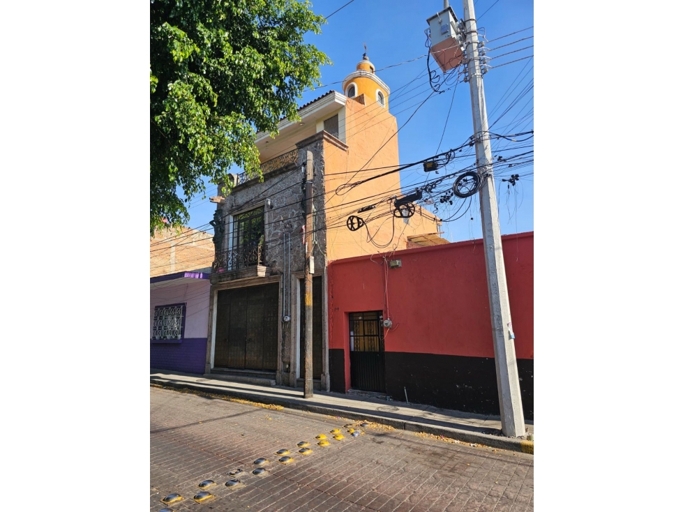 Propiedad de 3 niveles con terraza Tlaquepaque centro - 5