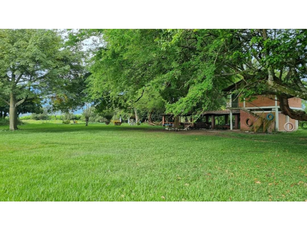 Propiedad de 64.000m2 en venta Santa Elena El Cerrito Valle Colombia - 1