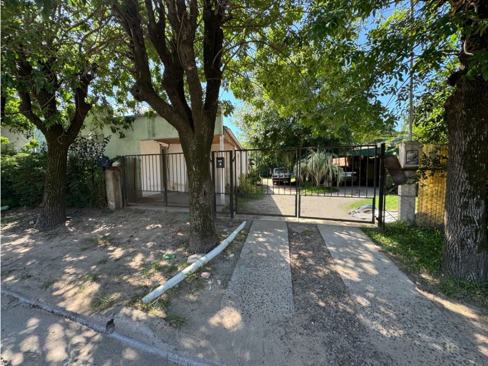 Vendo Casa a Reciclar en Concepción del Uruguay, Entre Ríos - 2
