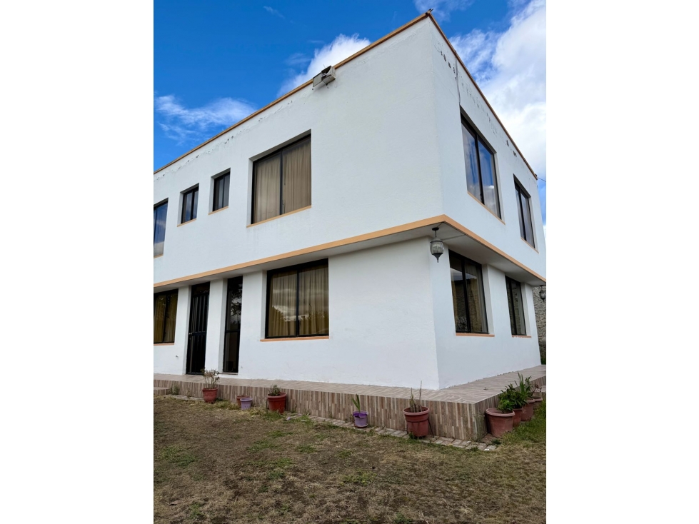 QUINTA EN RENTA EN GUAYLLABAMBA IDEAL PARA CENTRO DE REAHBILITACION