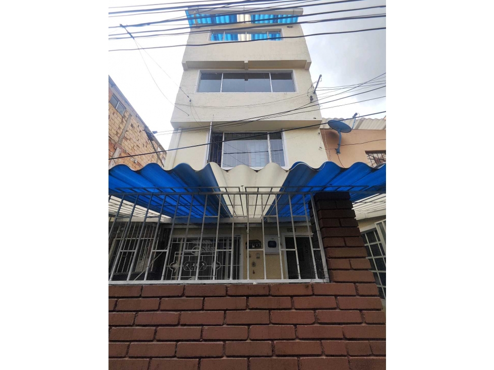 Quiroga: Casa de 3 Pisos + Terraza/ opción apartamento independiente