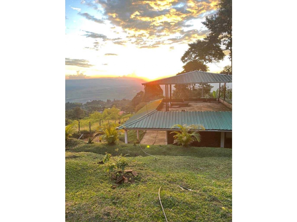QUISQUINA CASA CAMPESTRE EN VENTA
