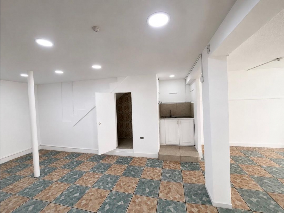 Real Audiencia Local Comercial 115m2 — foto 2