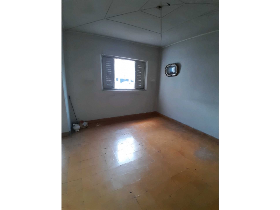 Venta Casa a Reciclar en Calle Ozamis, Maipú, Mendoza - 2