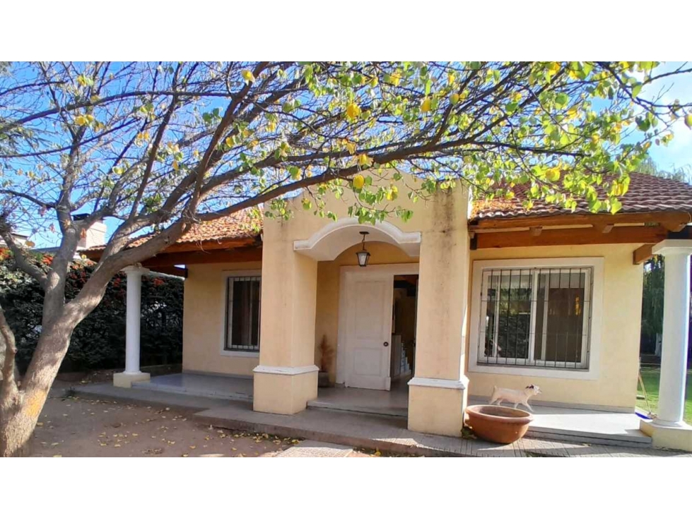 Casa en Venta con Parque, Pileta y Quincho en Vistalba, Luján de Cuyo - 2