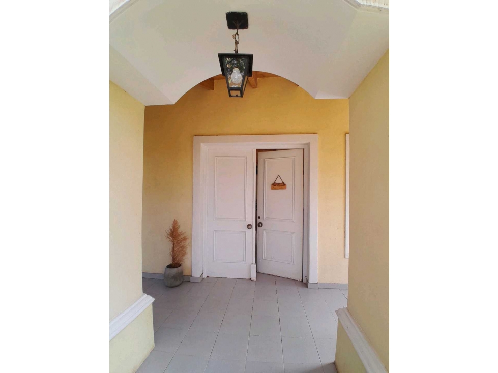 Casa en Venta con Parque, Pileta y Quincho en Vistalba, Luján de Cuyo - 3