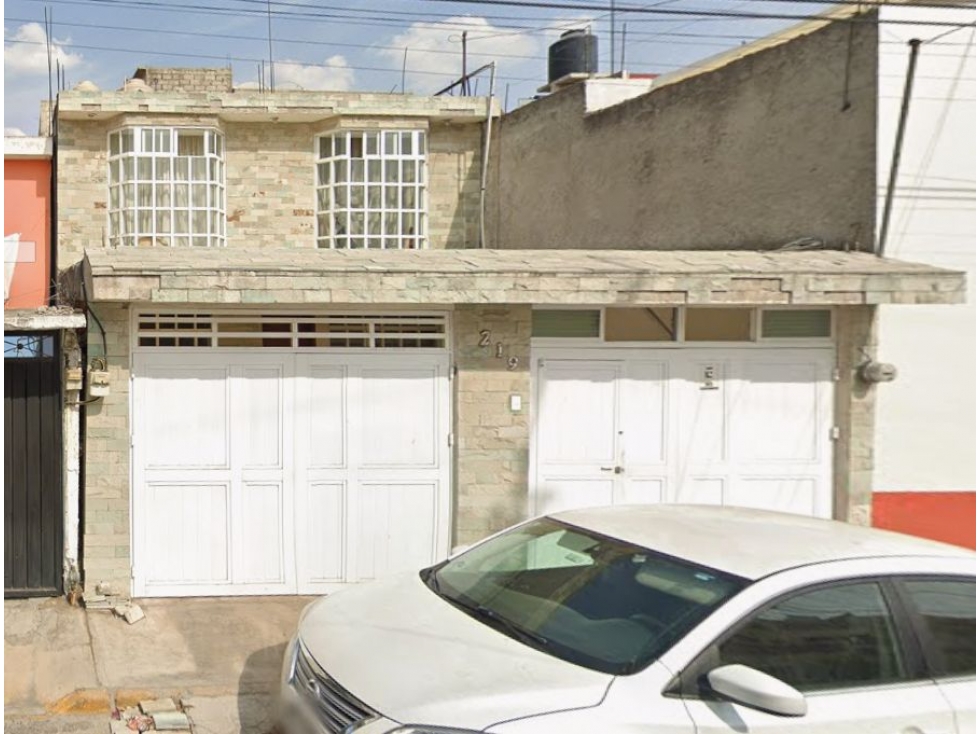 Remate Bancario en Villas de las Flores, Coacalco | 300 m²