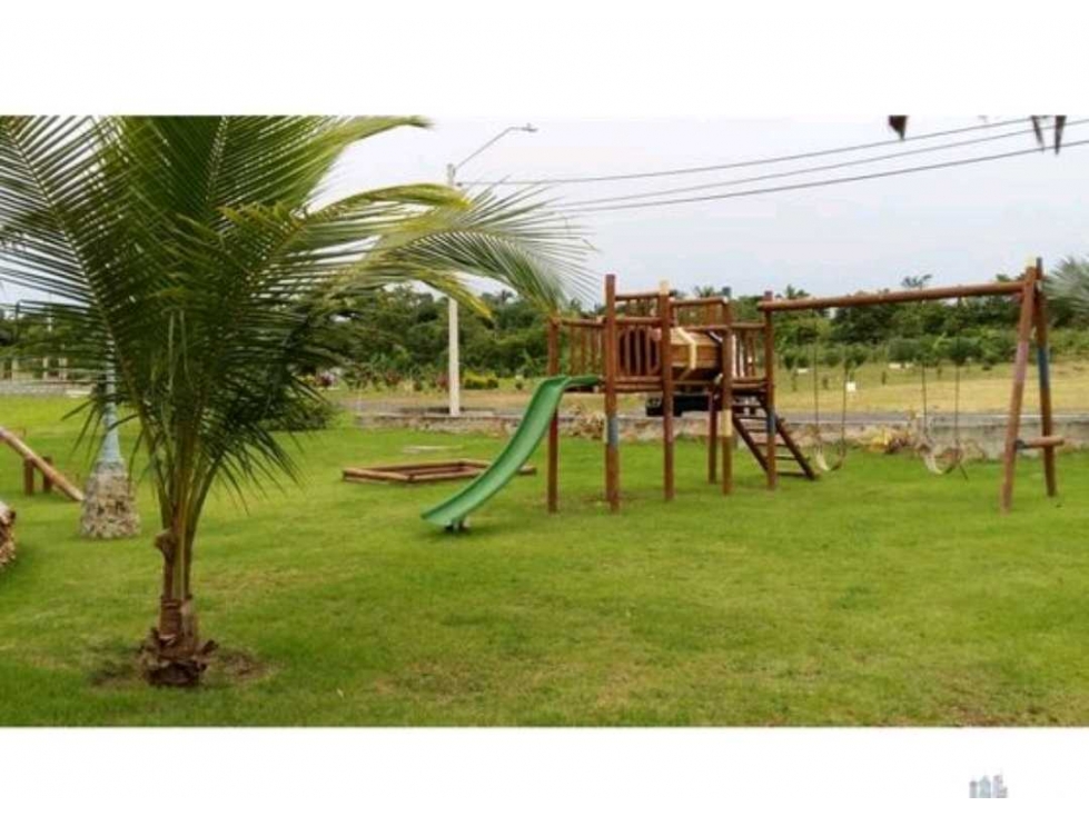 VENTA DE REMATE, LOTE CAMPESTRE 1253.62m2 EN CAPIRA - 3