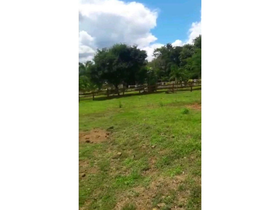 VENTA DE REMATE, LOTE CAMPESTRE 1253.62m2 EN CAPIRA - 4
