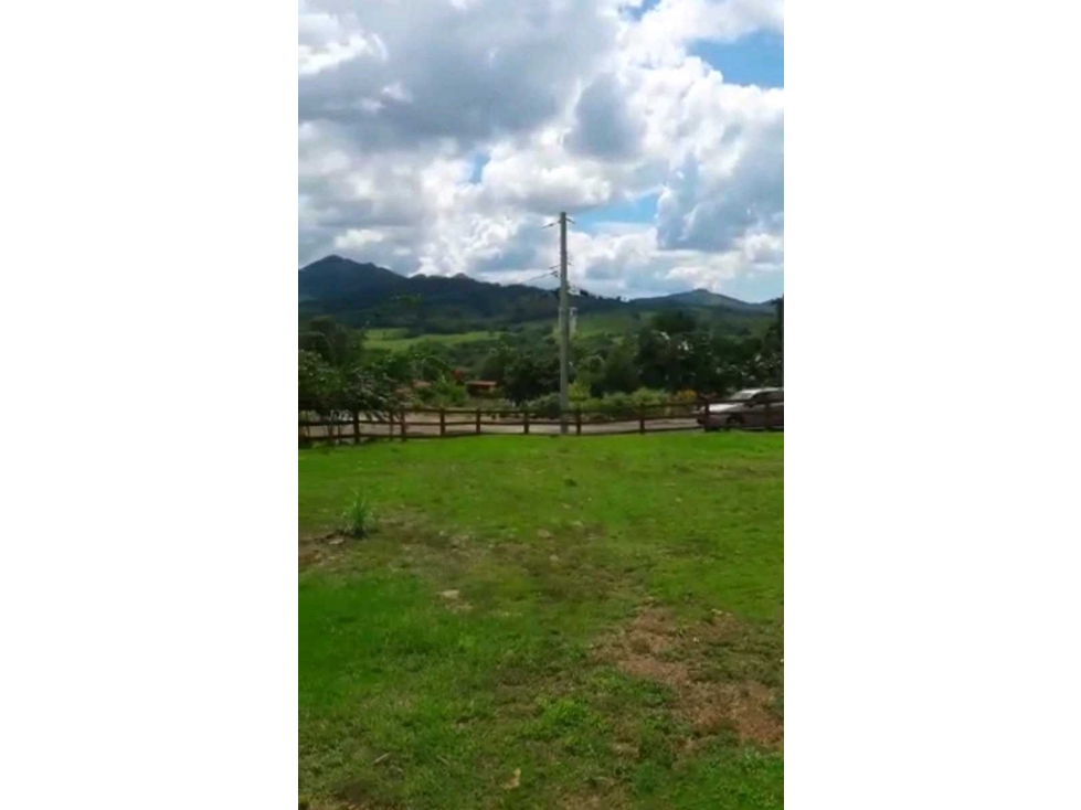 VENTA DE REMATE, LOTE CAMPESTRE 1253.62m2 EN CAPIRA - 6