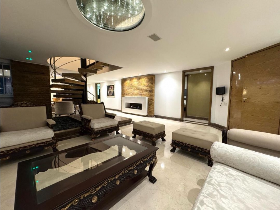Renta amoblado, espectacular Penthouse en Laureles de 444 m²